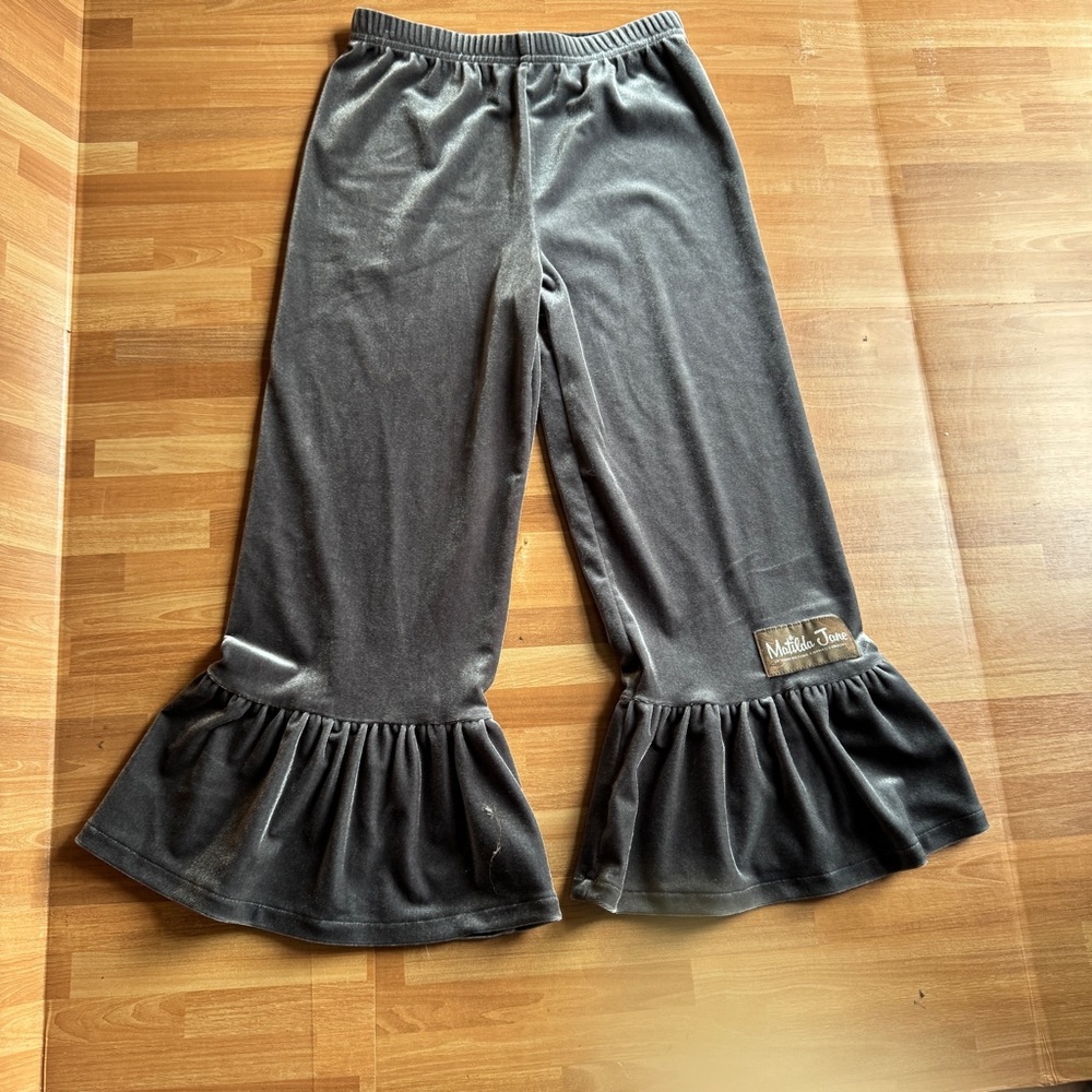Matilda Jane gray velvet bottoms size 6 culottes